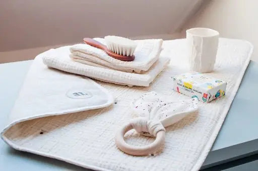 The Newborn Edition - Mini Mat, Soft Towel Set, Bunny Ears - Baby Gift Box  an.nur   