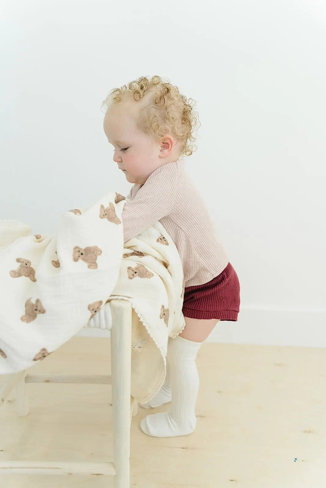 Muslin Teddy Bear Blanket, Soft and Cozy Baby Blanket, Heat Retention and Absorption  Bloomere   