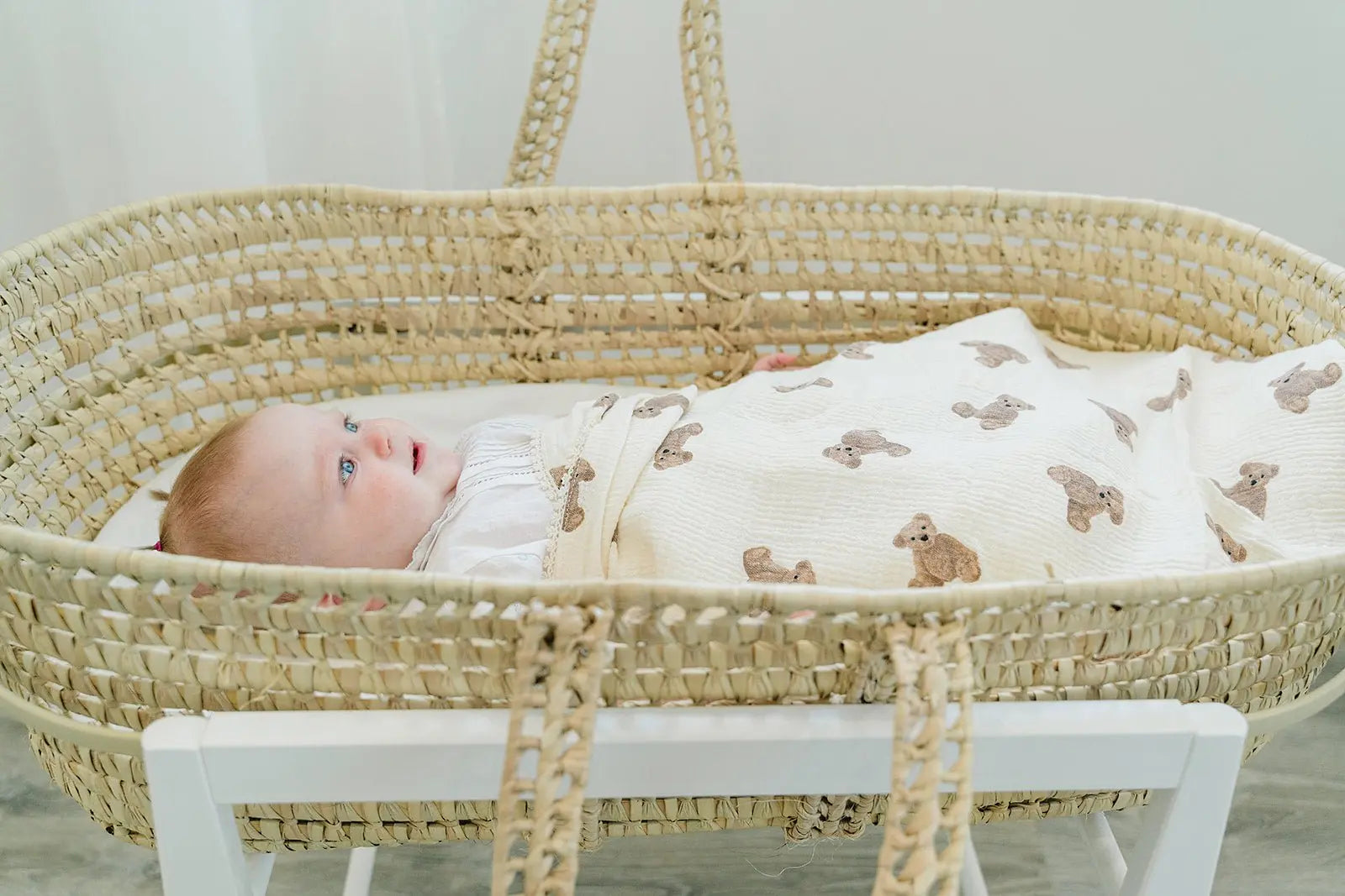 Muslin Teddy Bear Blanket, Soft and Cozy Baby Blanket, Heat Retention and Absorption  Bloomere   