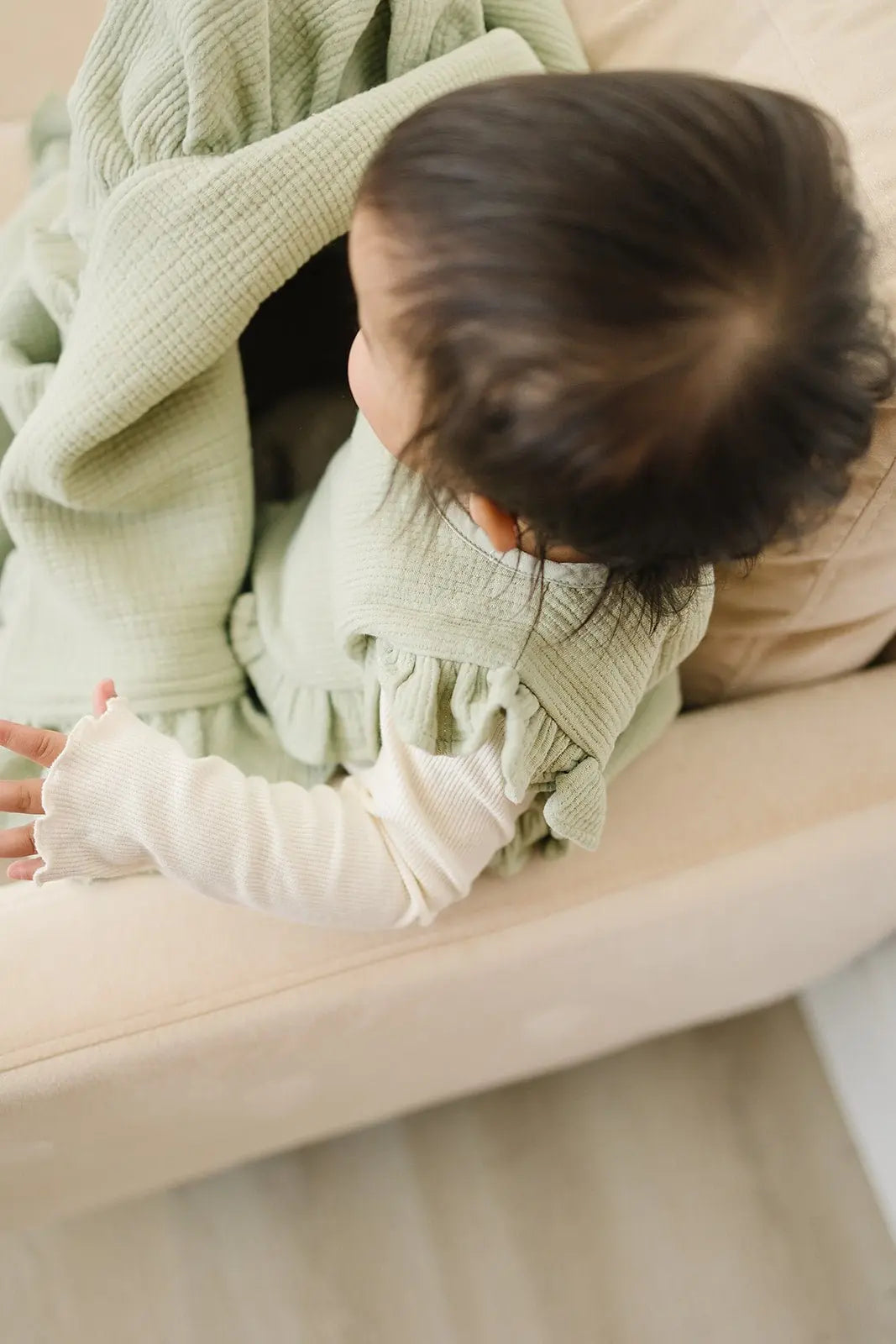 Olive Ruffle Blanket, Cozy and Stylish, Perfect for Long Car Rides, South Korean Made  Bloomere   